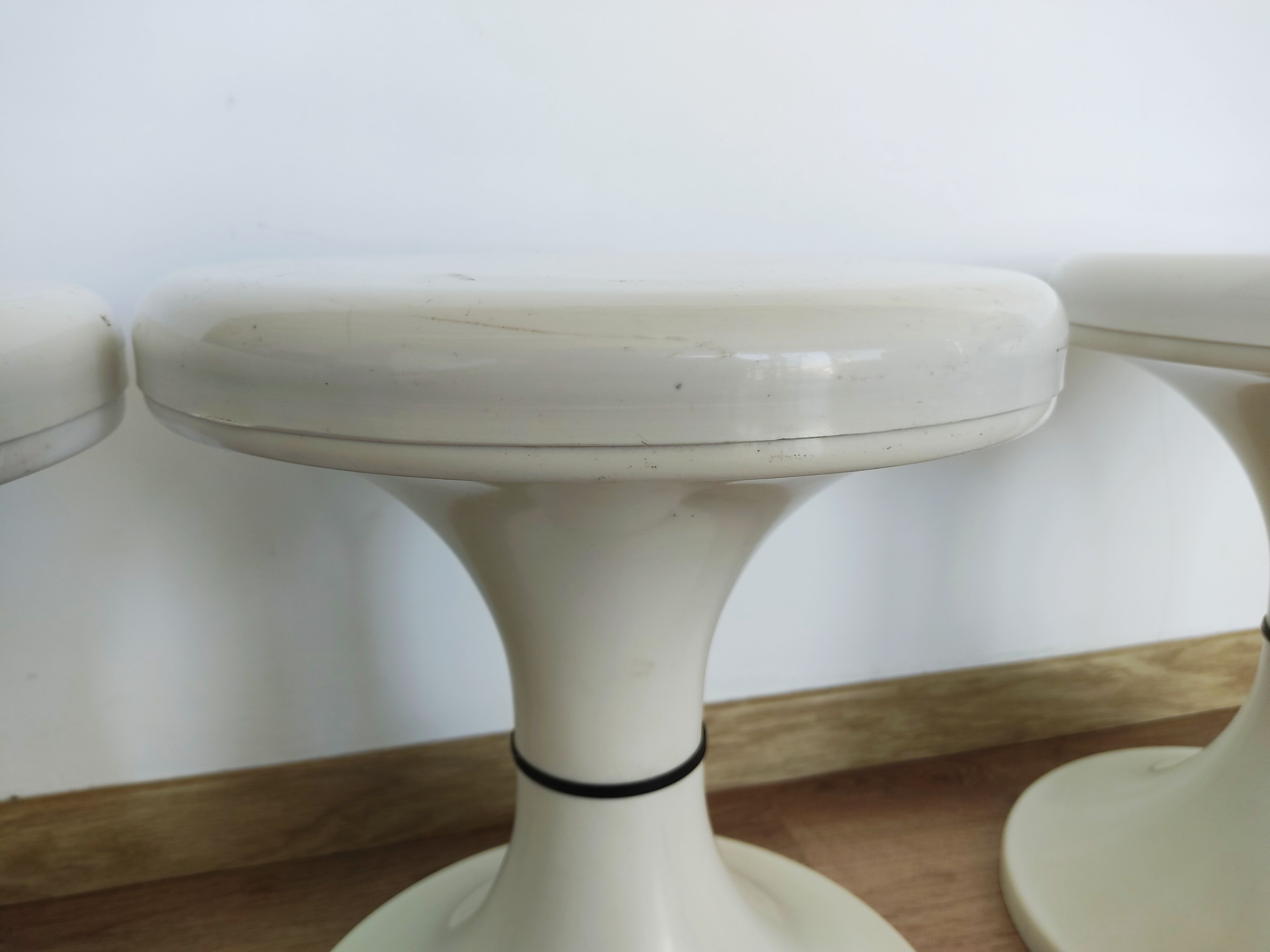 Set of 3 white tam tam stools