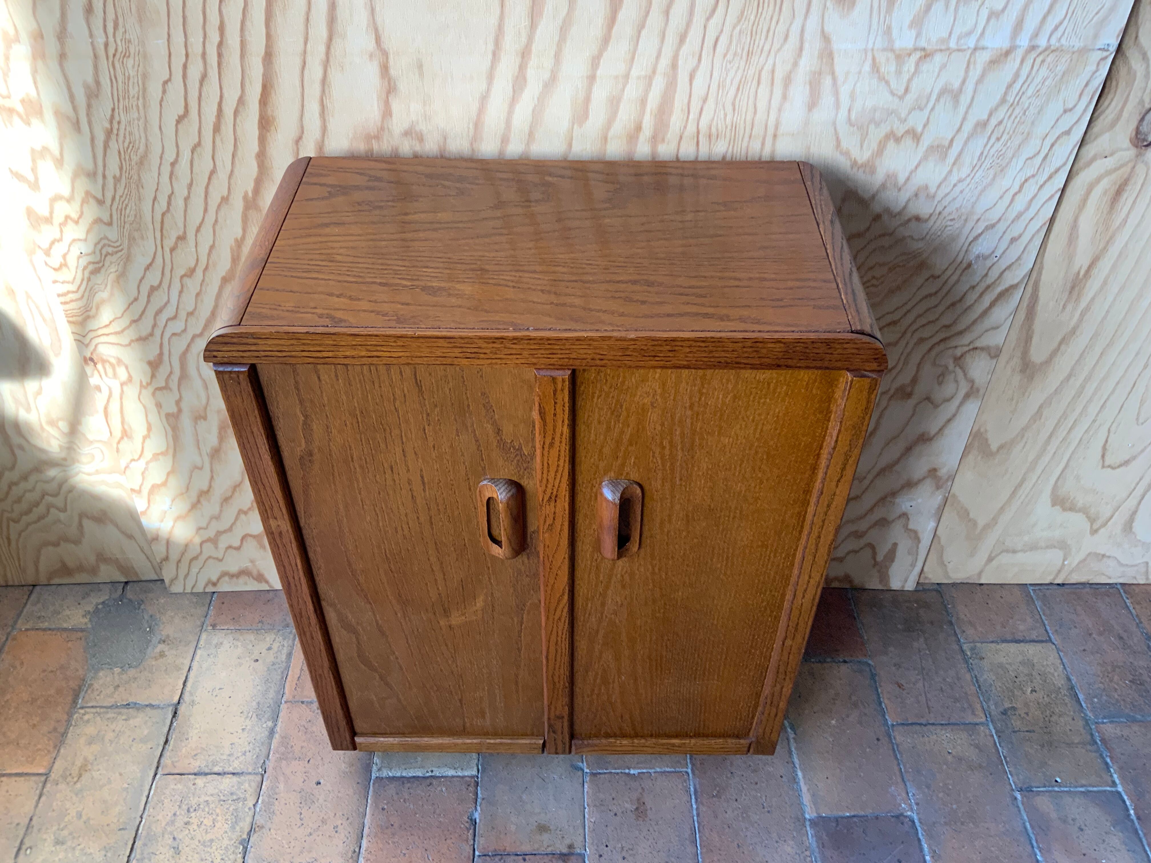 Cabinet with lockers
