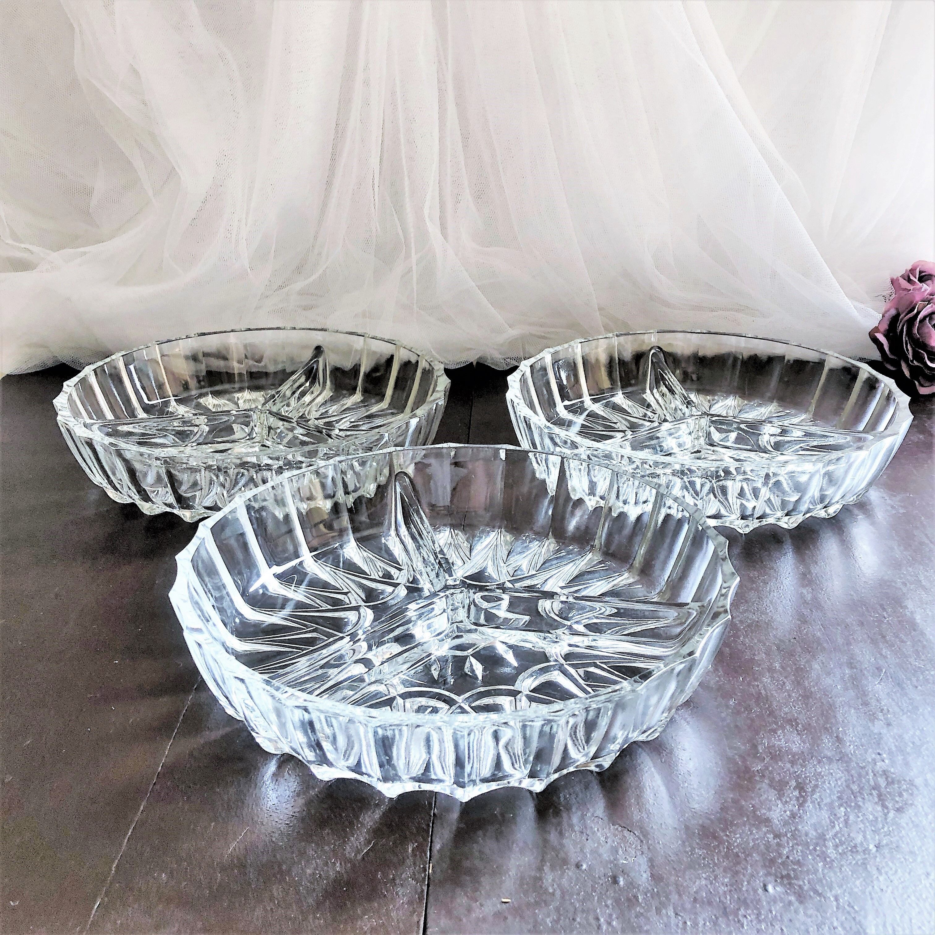 Serving dish called "beggar" with 3 compartments cut glass