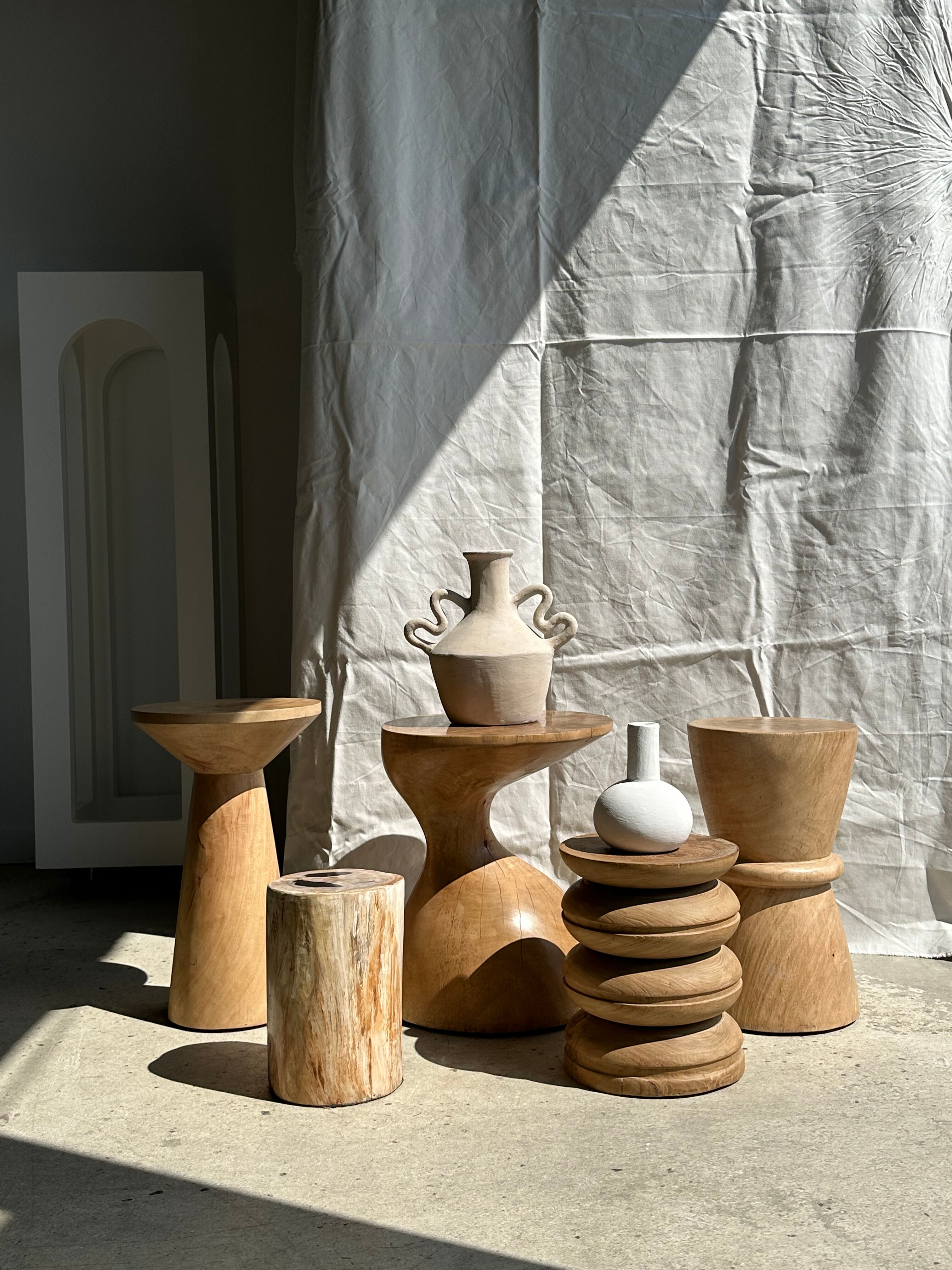 Side table, end of sofa in natural mango monoxyl conical tray H:50cm