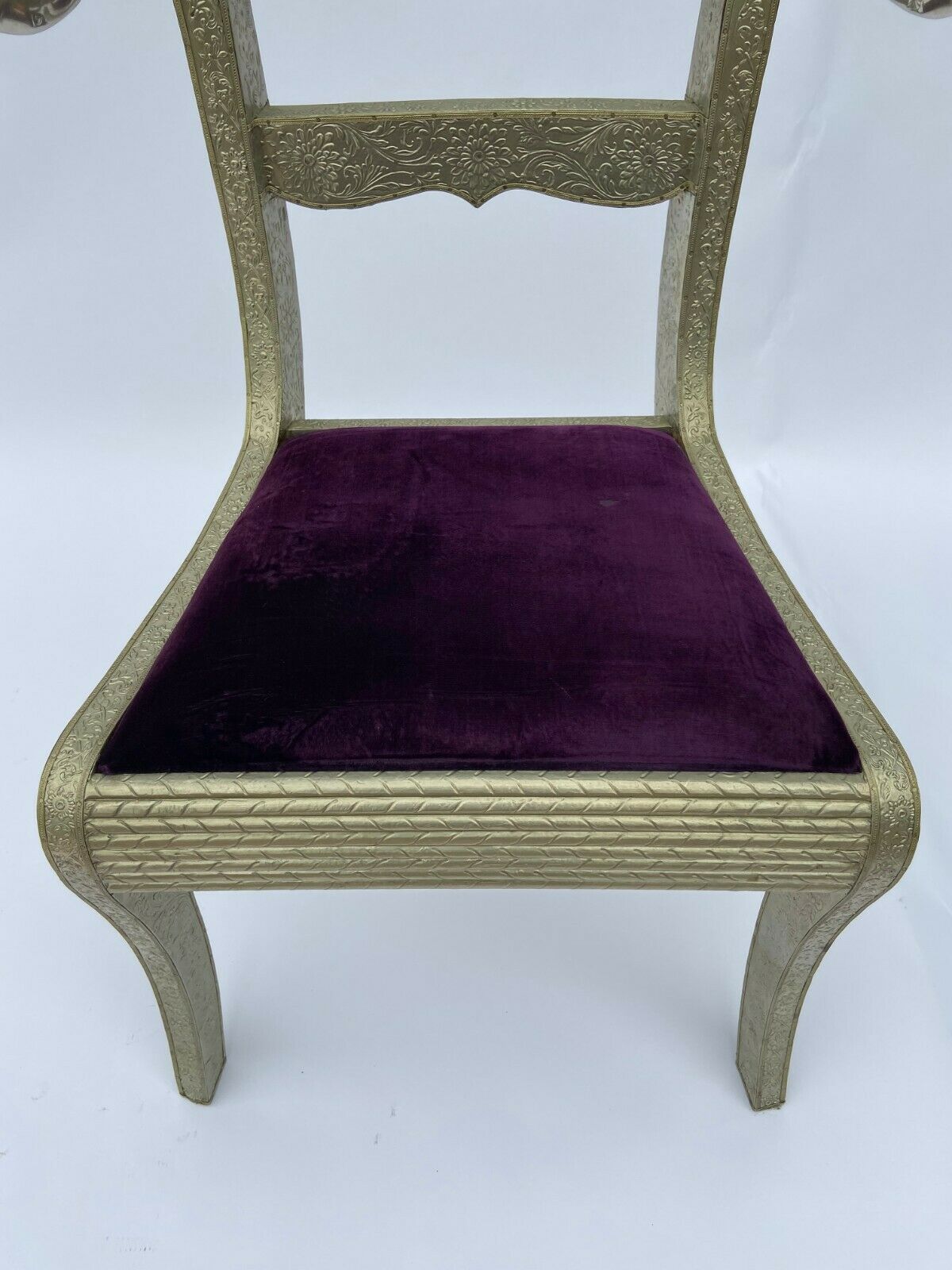 Chaise 1980 tete de belier metal velours violet vintage