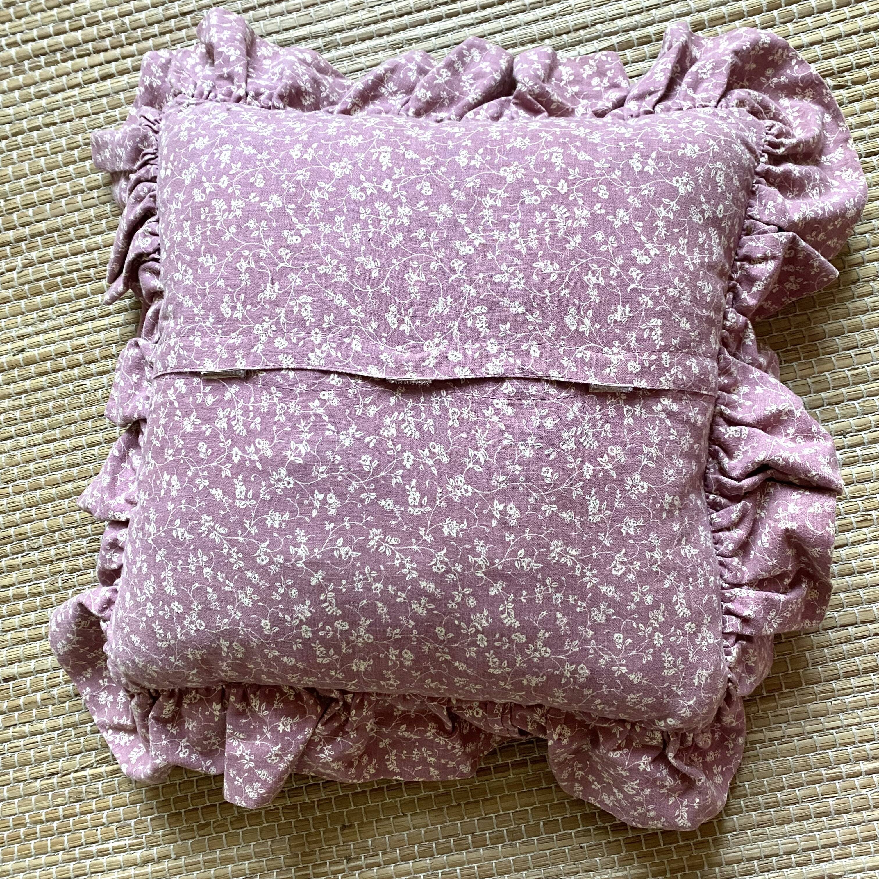 Vintage flying cushions