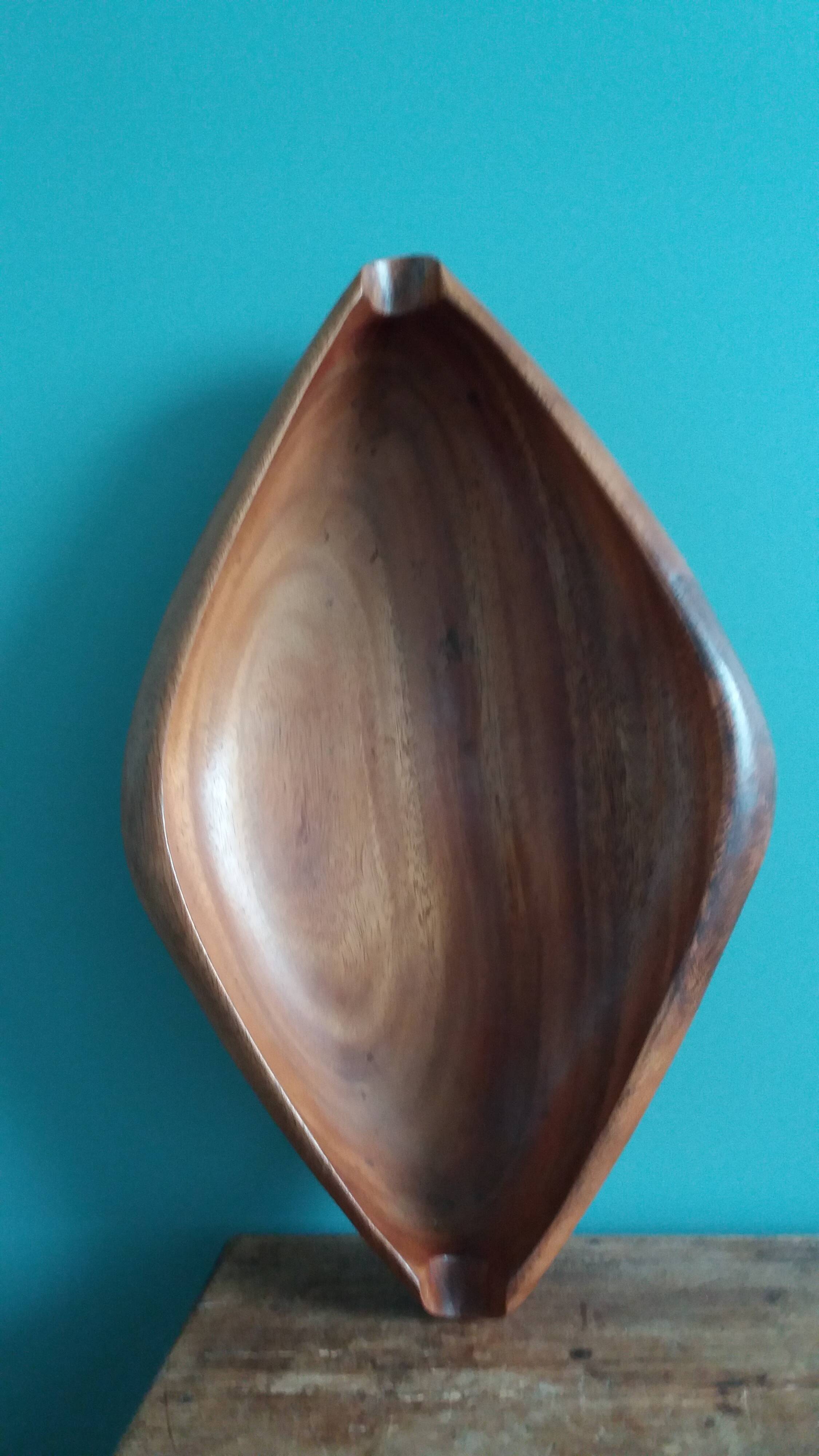 Fruit bowl pocket emptying in Monkey Pod Wood, Philippines