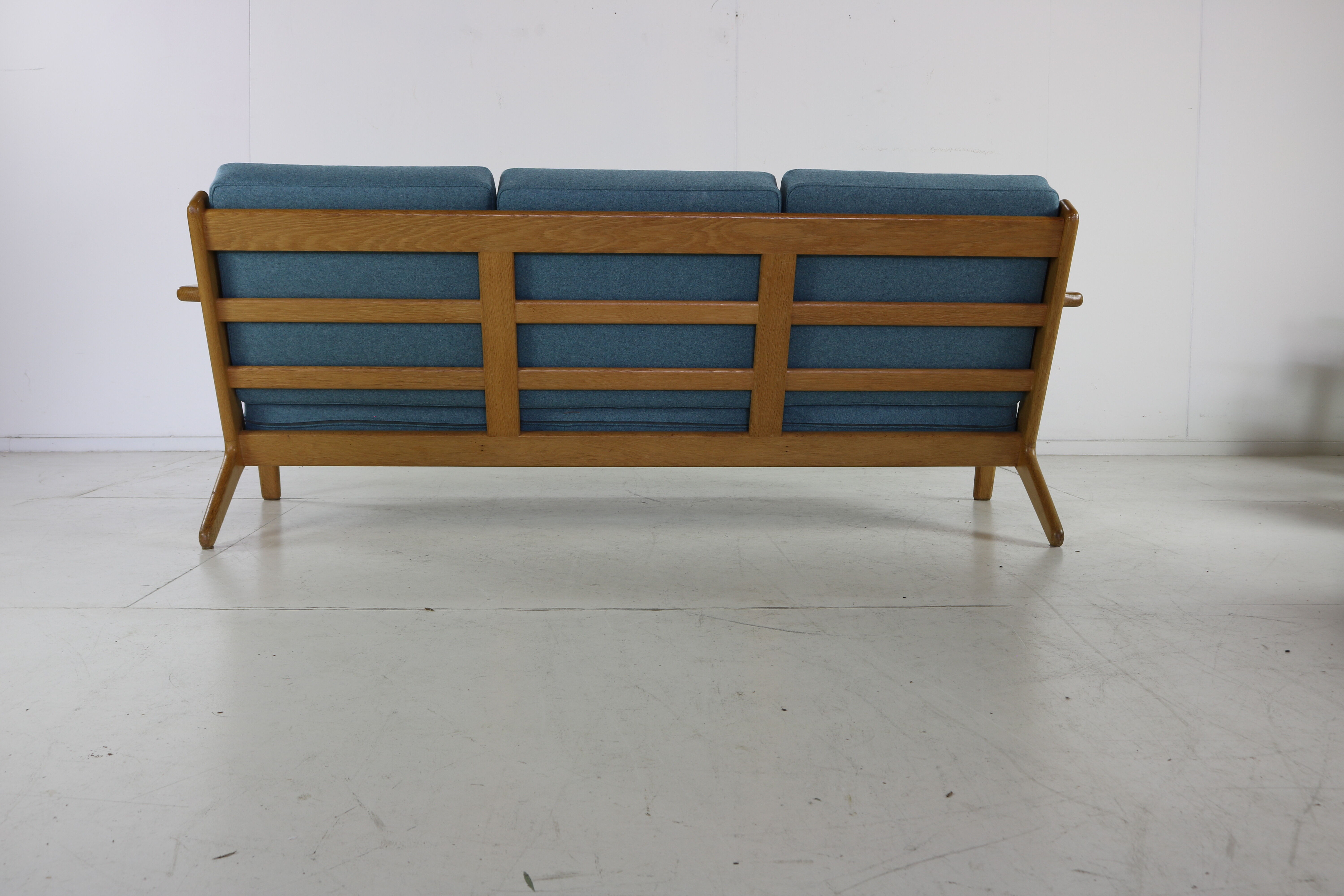 Complete danish design oakwood Hans Wegner lounge set
