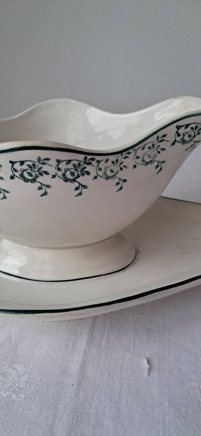 Iron clay sauceboat from Moulin des Loups No. 40. Vintage