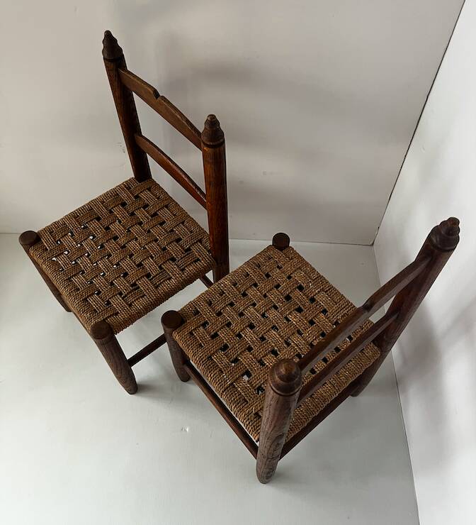 Child's chair made of wood and rope