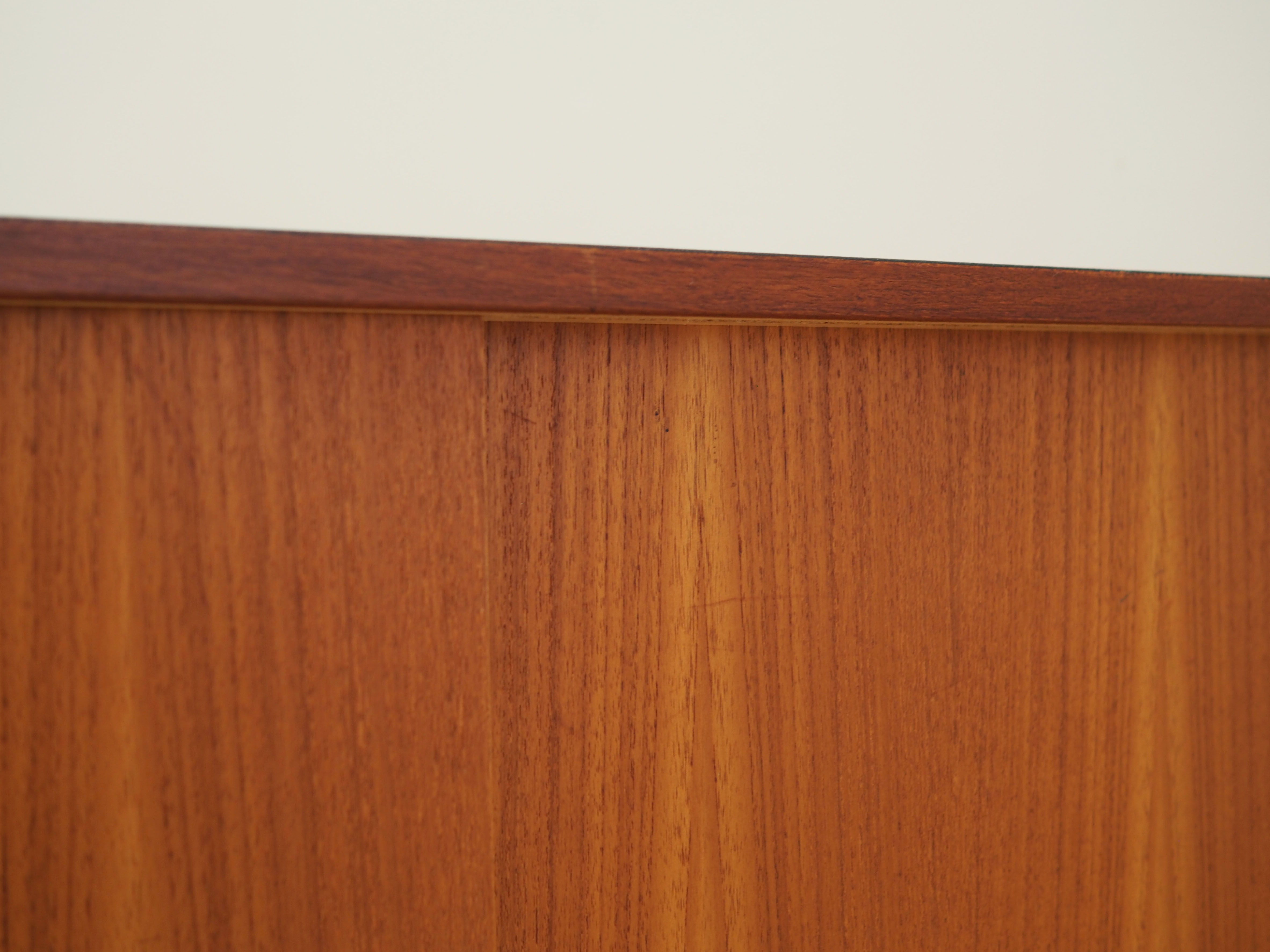 Buffet en teck, design danois, années 1970, production Danemark