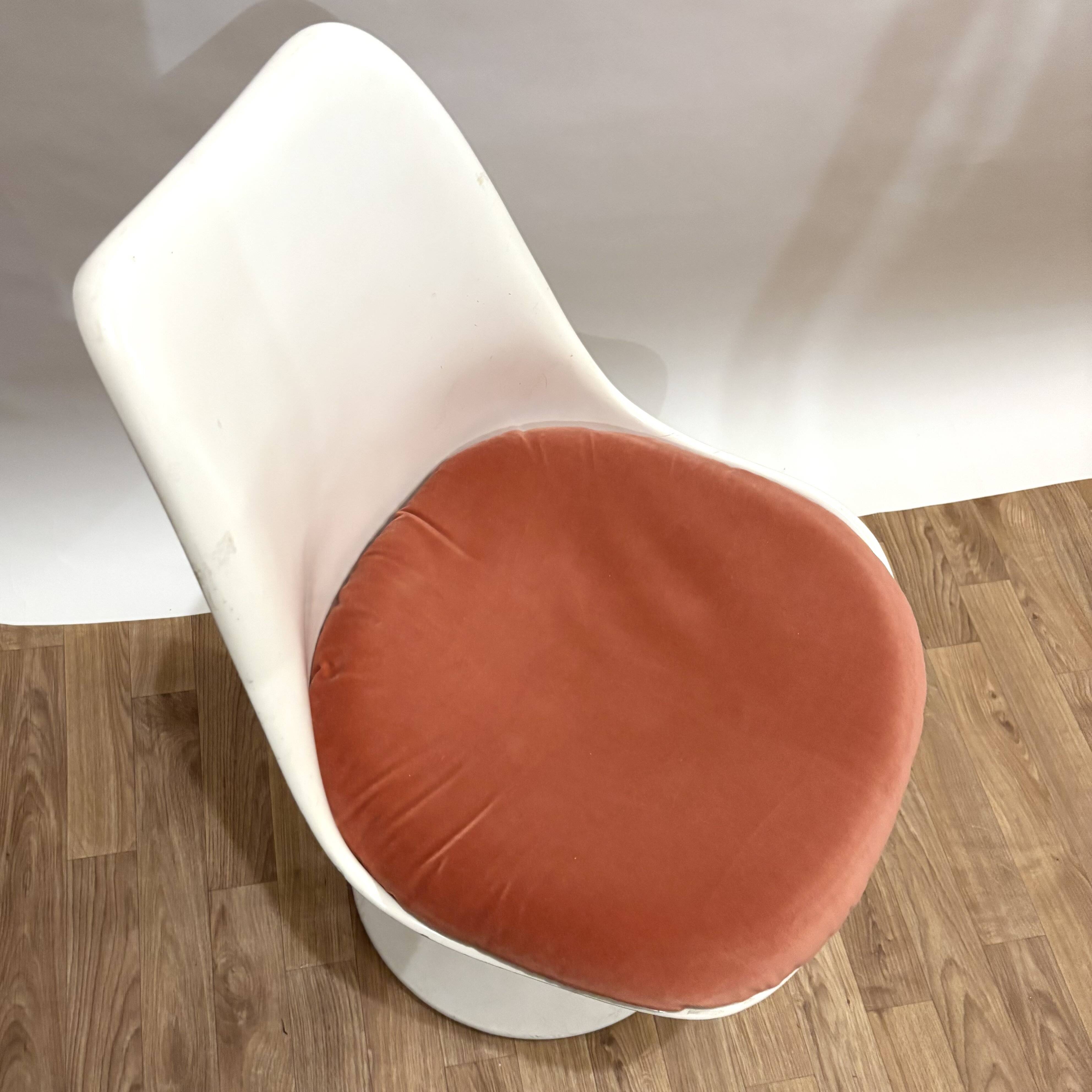 Knoll Saarinen Tulip Chair