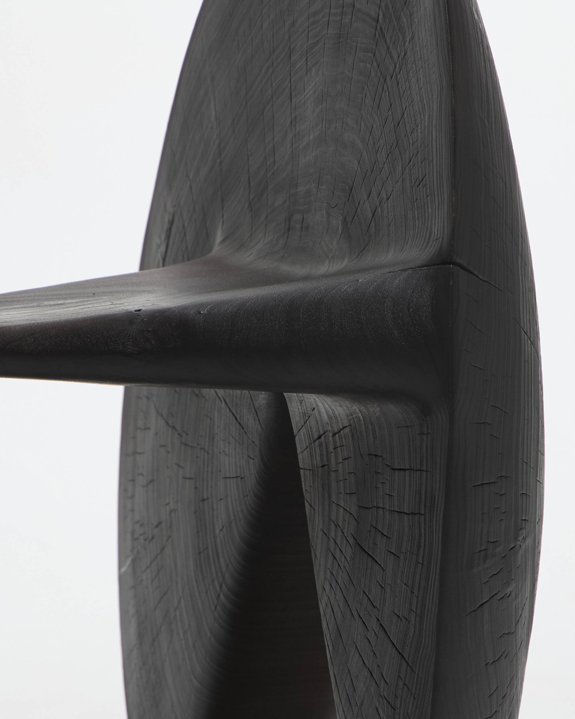 Assise Aigeon en bois noir