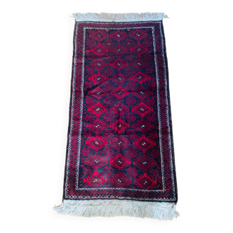 Tapis d’Orient en laine fait mains époque XXe