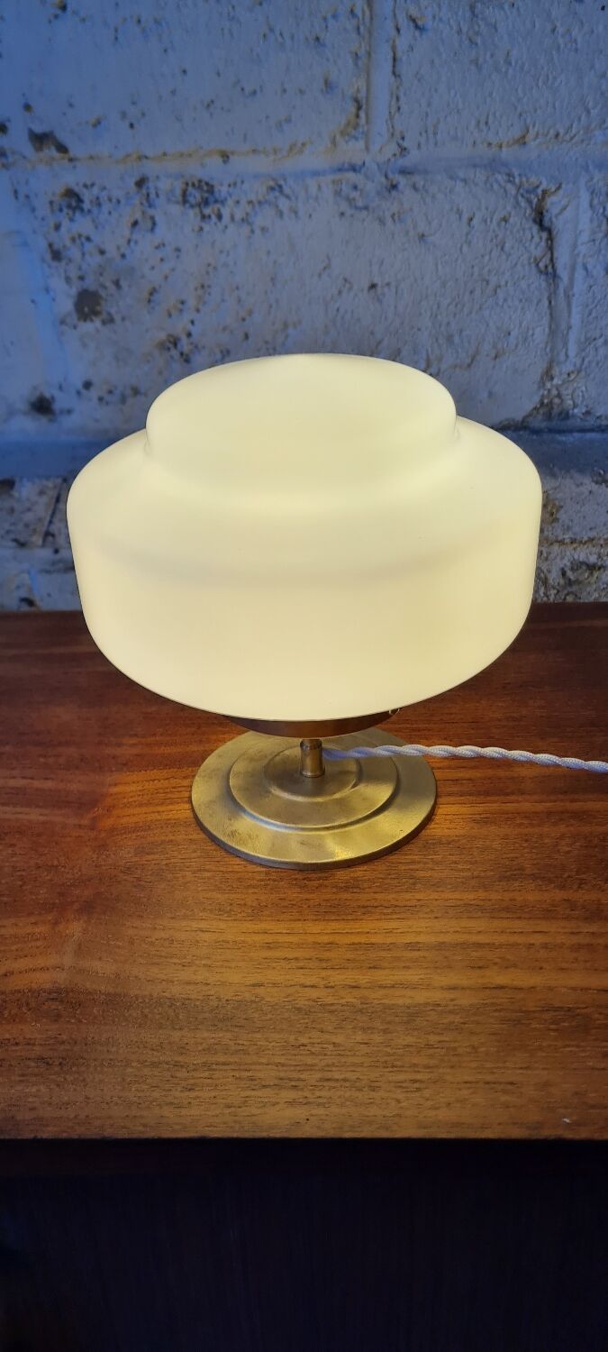 Opaline table lamp
