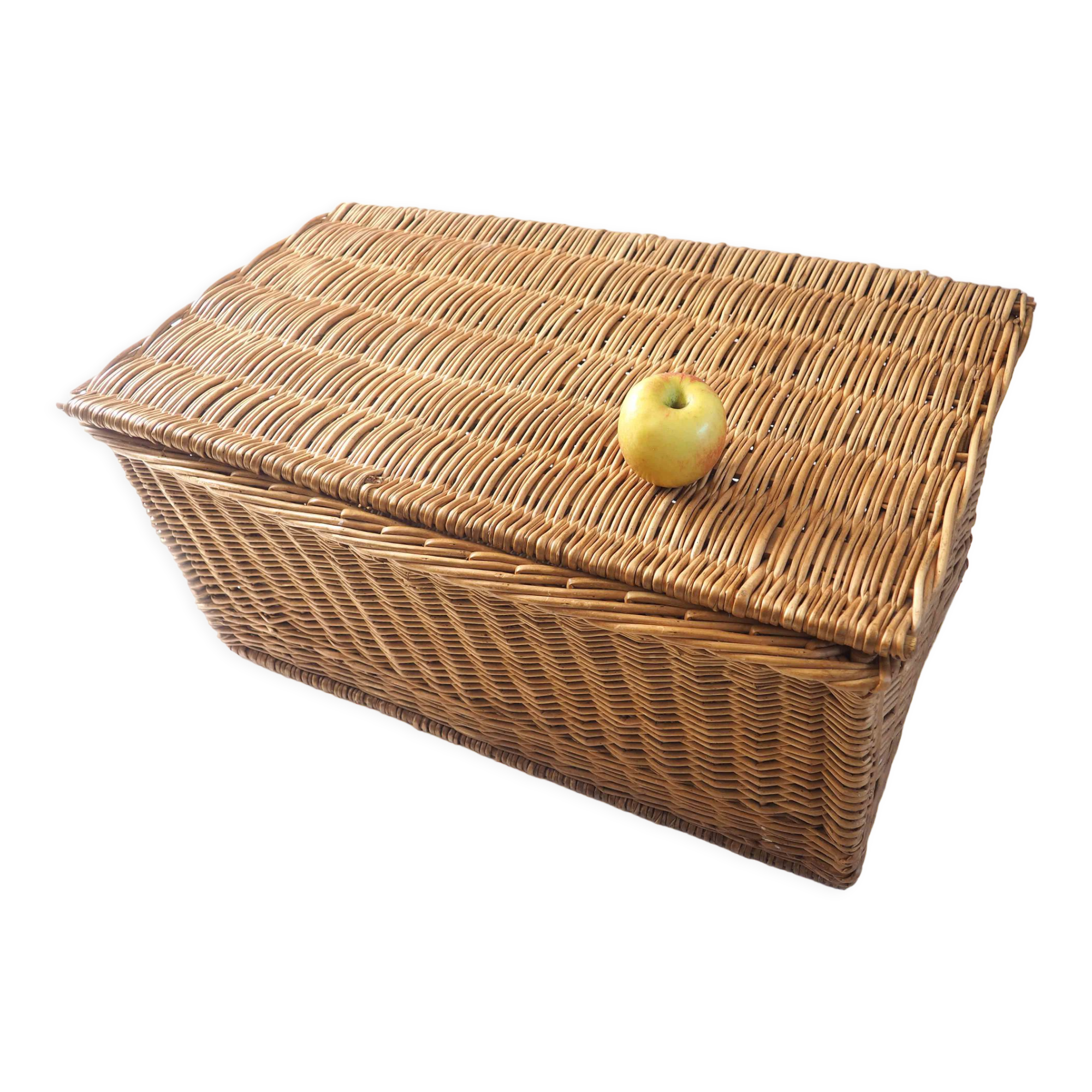 Rattan chest