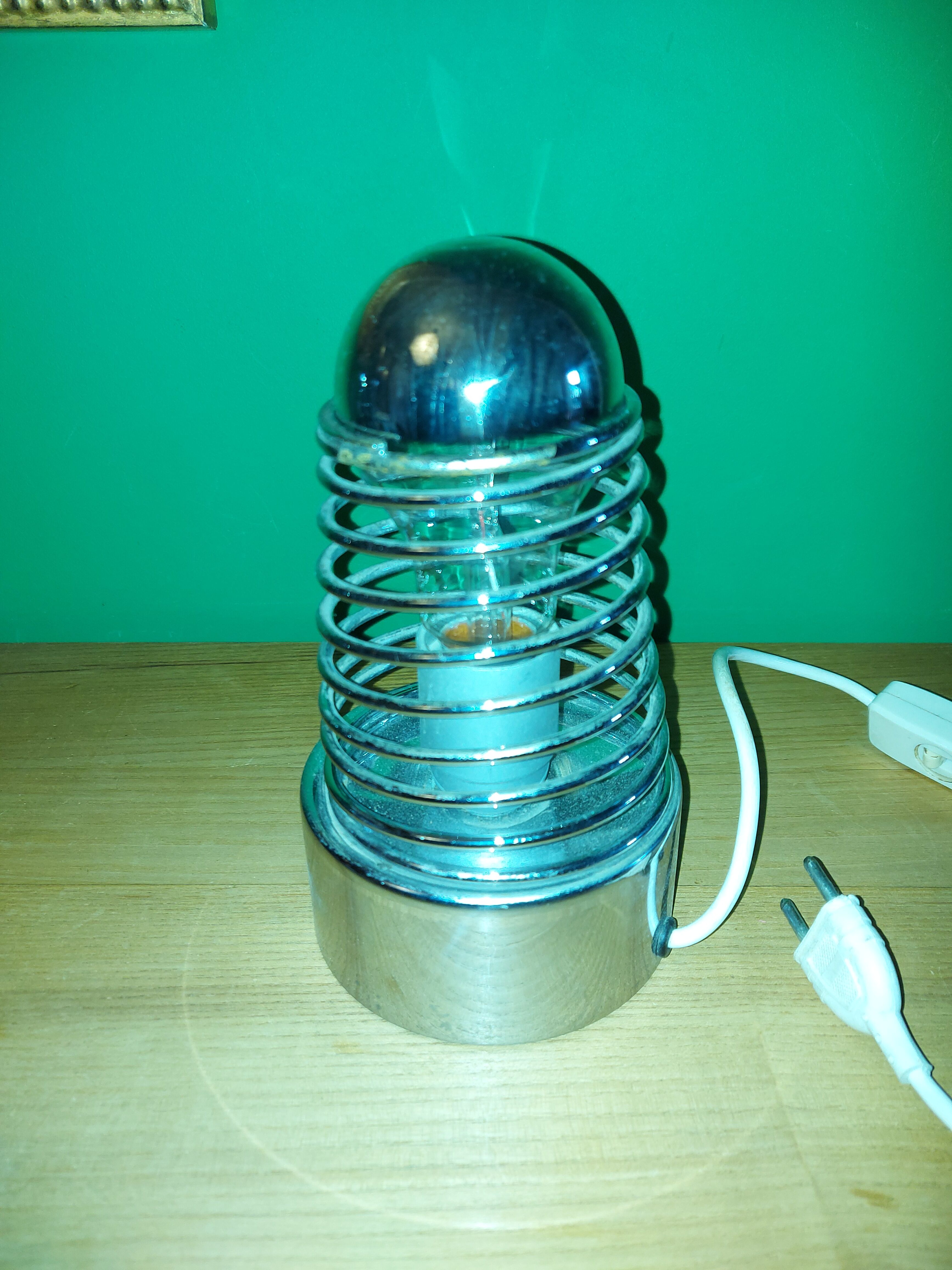 Vintage lamp springs out