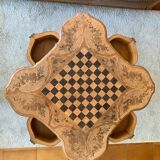 Table de jeu marquétée