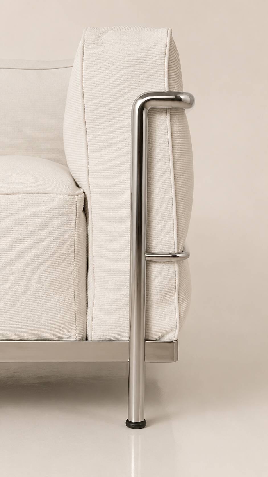2 LC3 armchairs by Le Corbusier