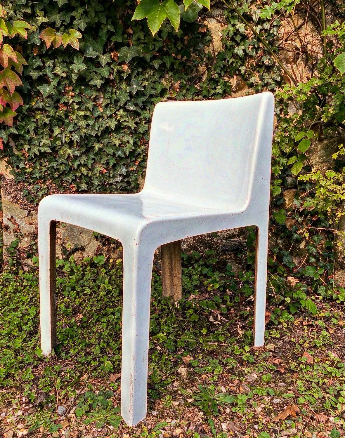 Chair Ozoo M. Berthier