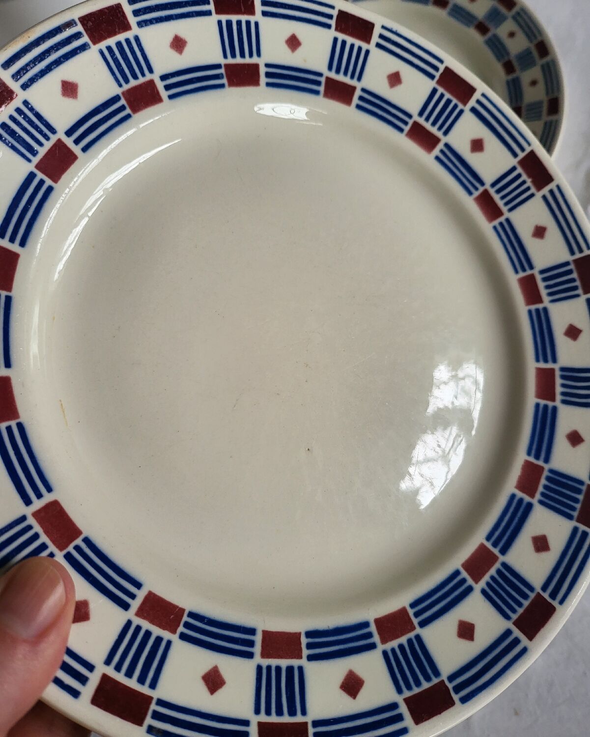 2 Vincennes earthenware dinner plates, Paris