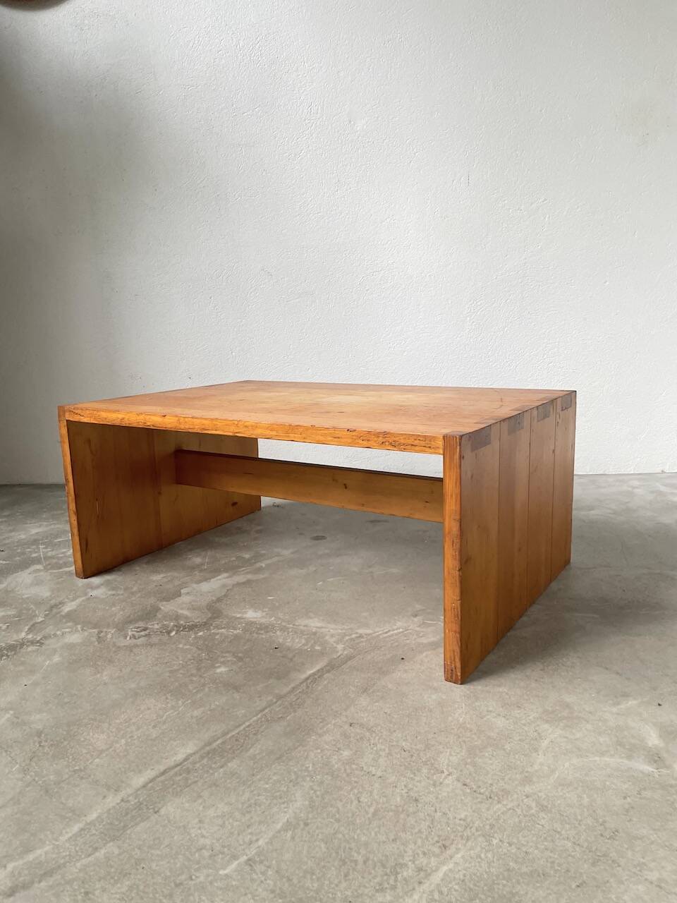 Maison Regain pine coffee table