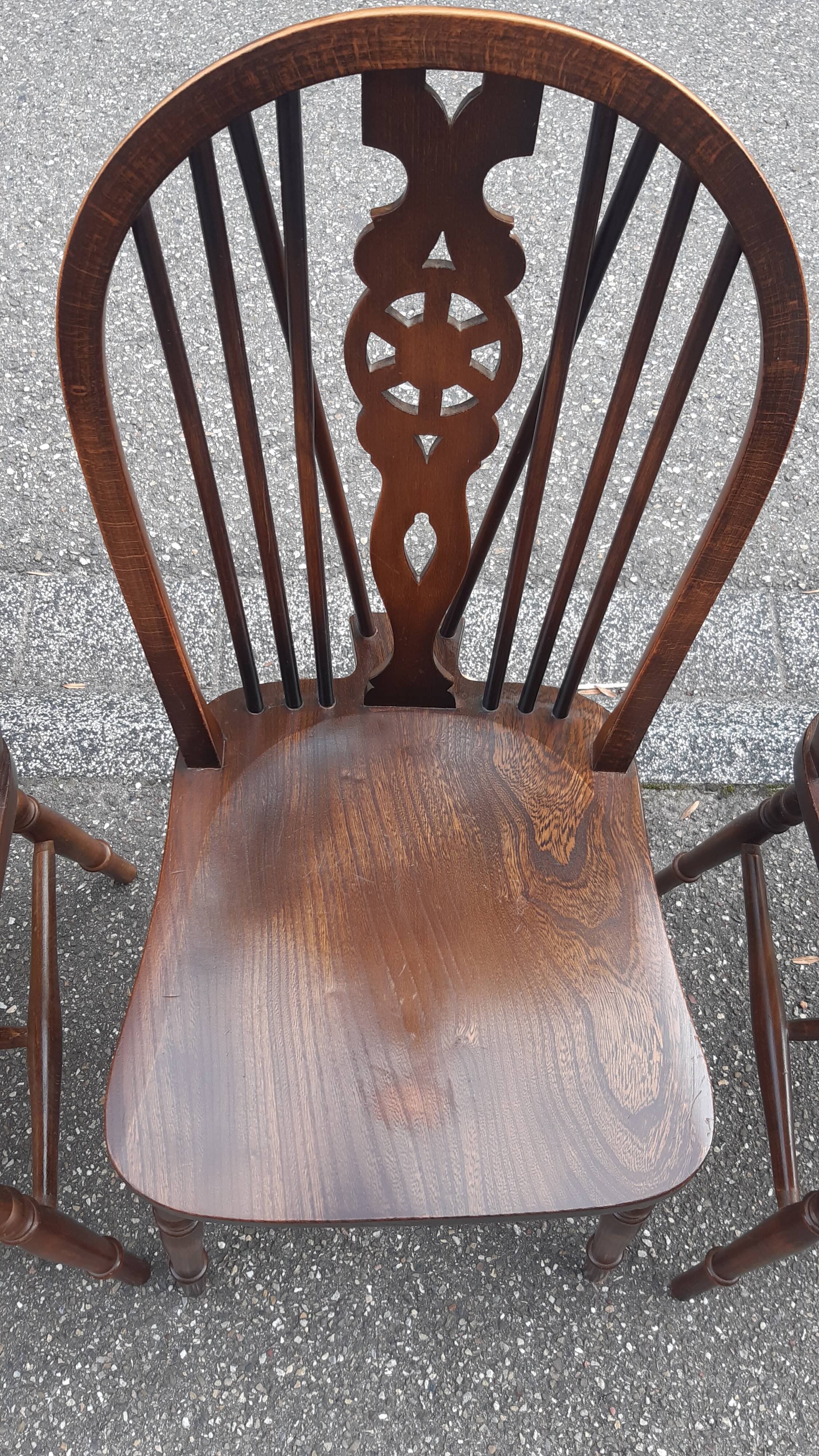 Set of 6 Windsor chairs