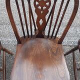 Set of 6 Windsor chairs