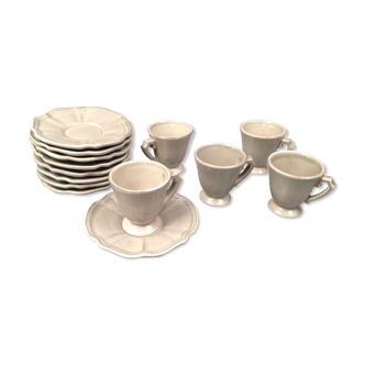 Batch of 5 coffee cups and mole patinated saucers Put in Home