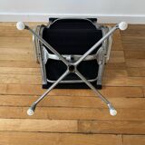 Fauteuil Eames EA108