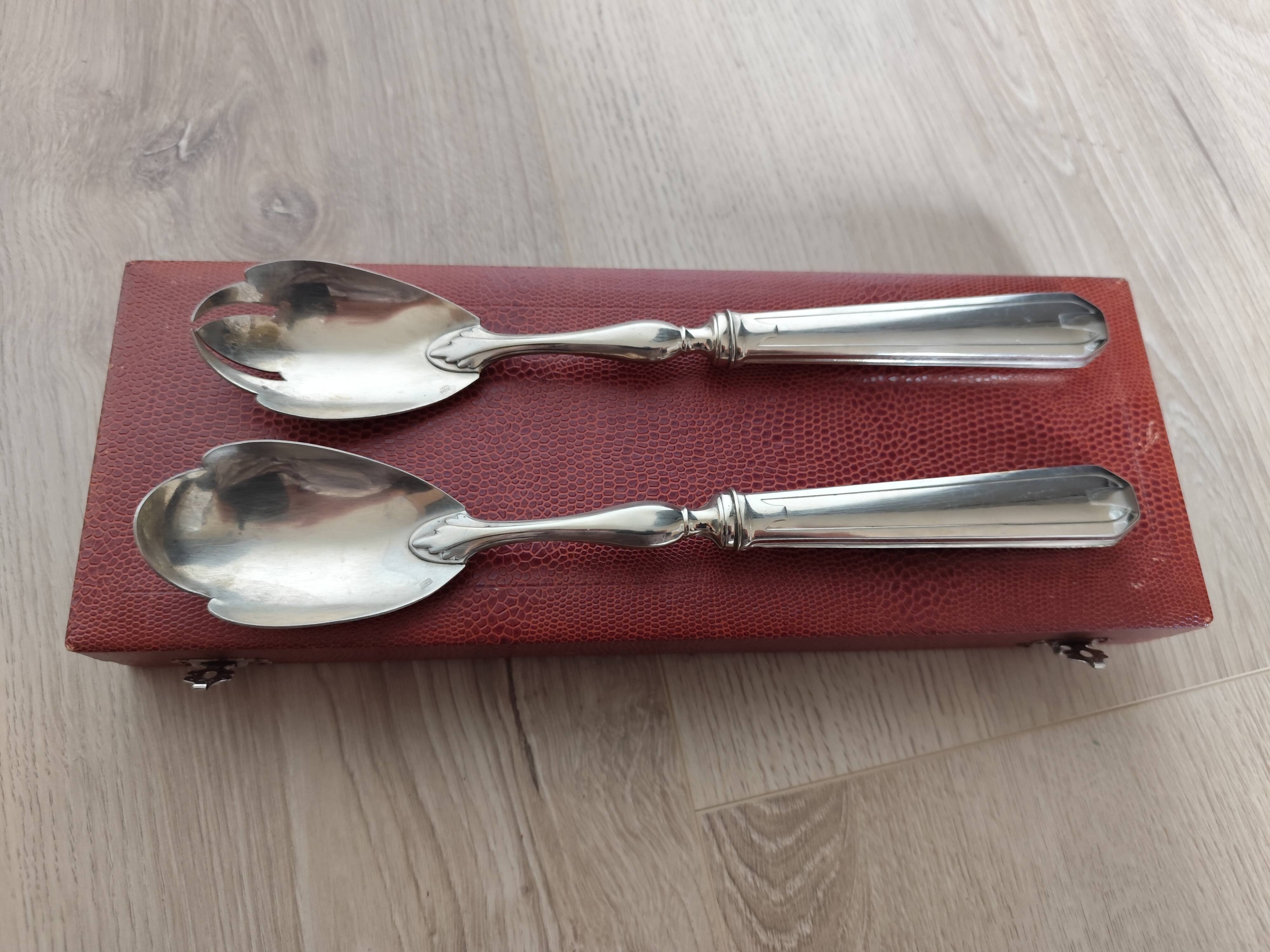 Silver-plated metal salad serving spoons in their vintage case