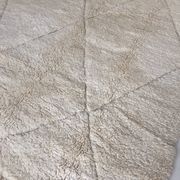 Tapis berbère marocain Beni Ouarain à losanges écrus 2,44x1,61m