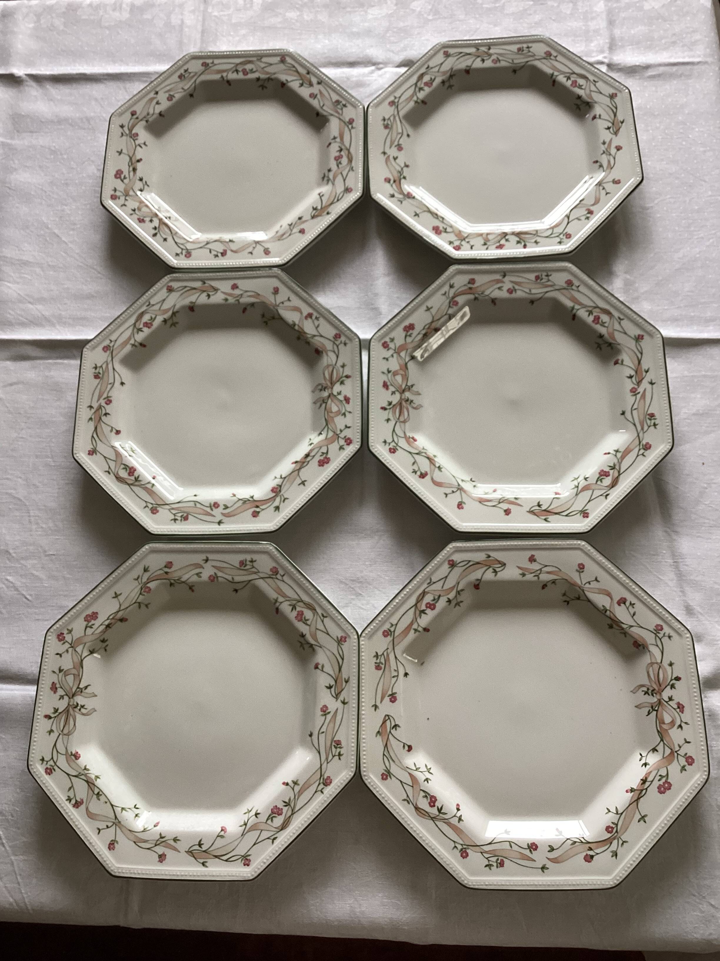 6 Johnson Brothers plates