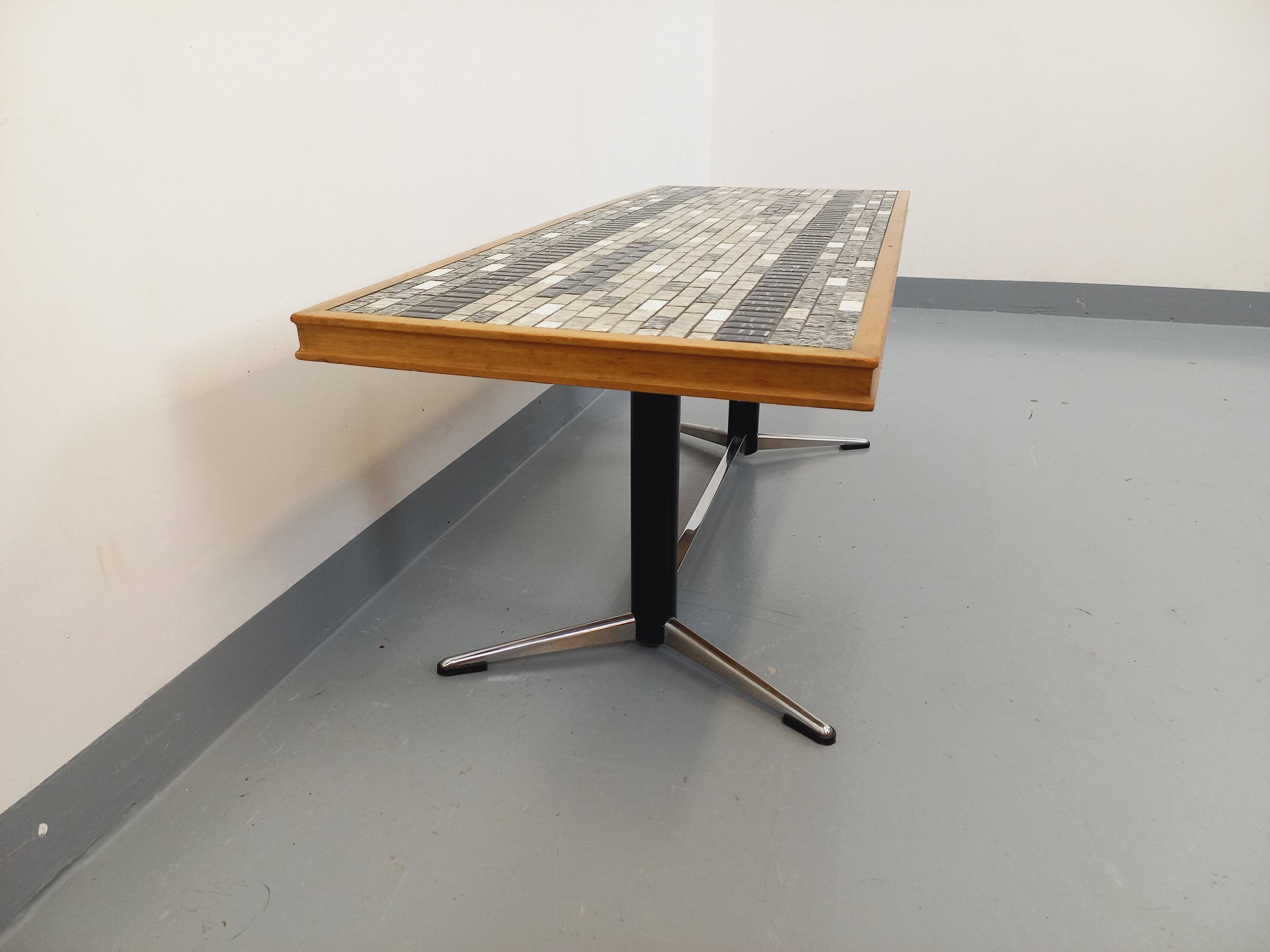 Vintage coffee table from the 60s and 70s in ceramic, wood and metal