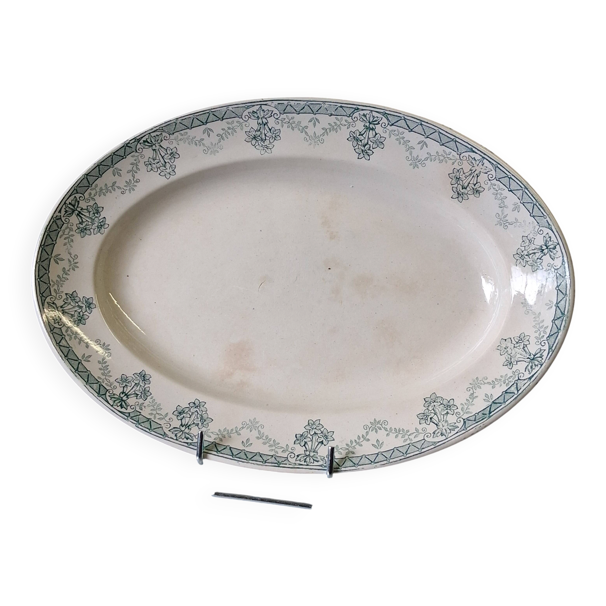 Old ironstone plate from St Amand, model "Cahors", in good condition.