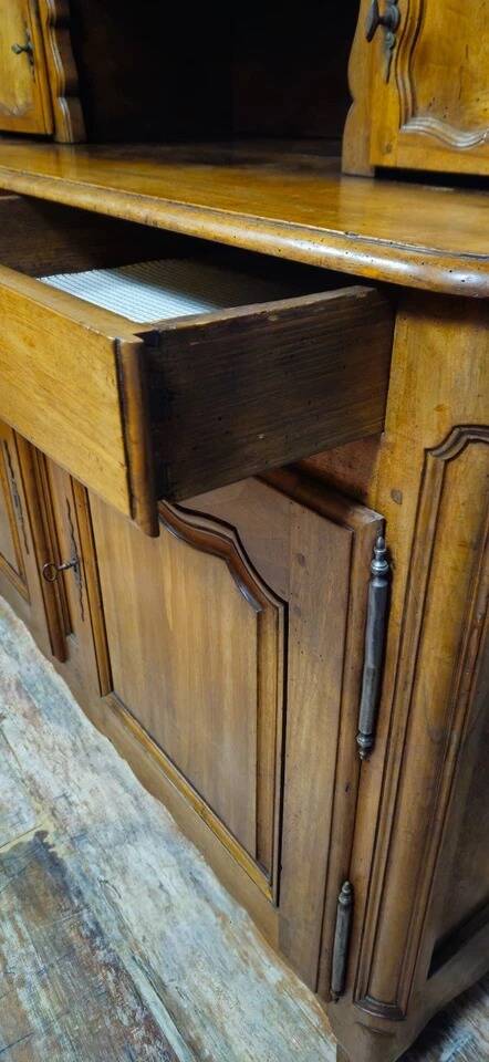 Two-body buffet from the Louis XV period in solid walnut, 18th century.