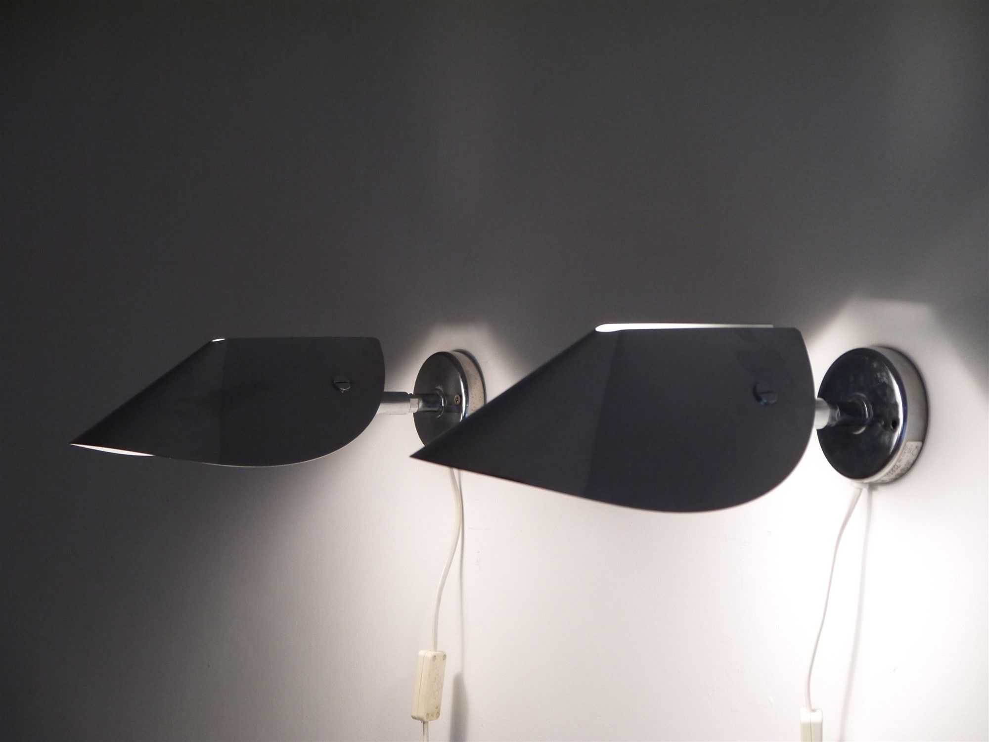 Pair of sconces in metal and chrome 1970
