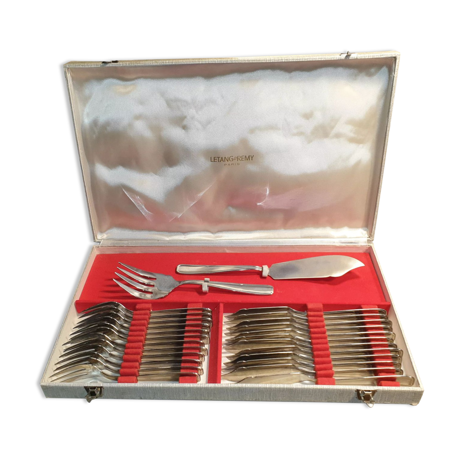 Fish service letang remy Paris