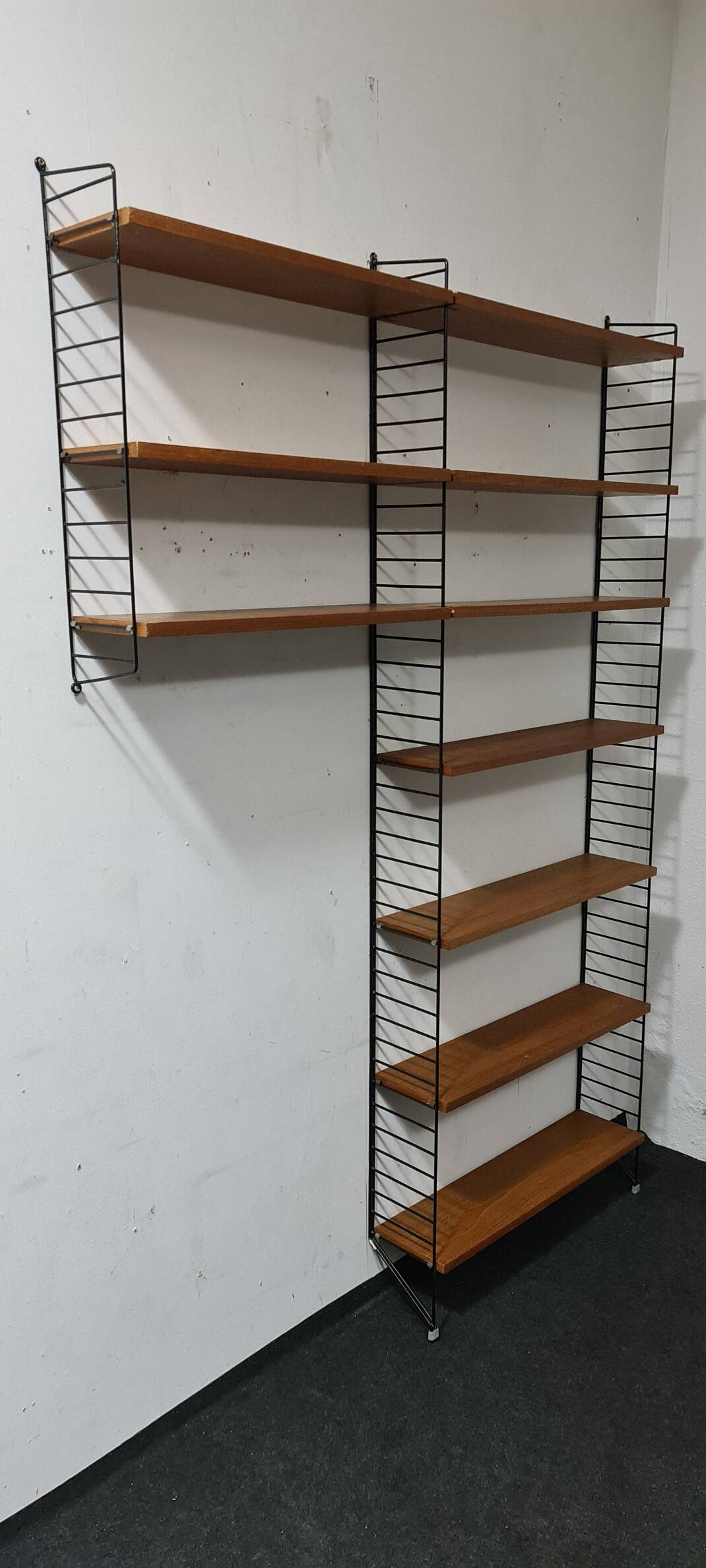 Vintage Danish design shelving unit by Nisse Strinning
