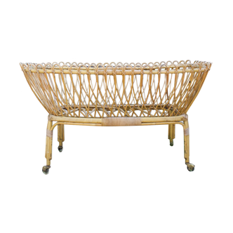 Rattan bed