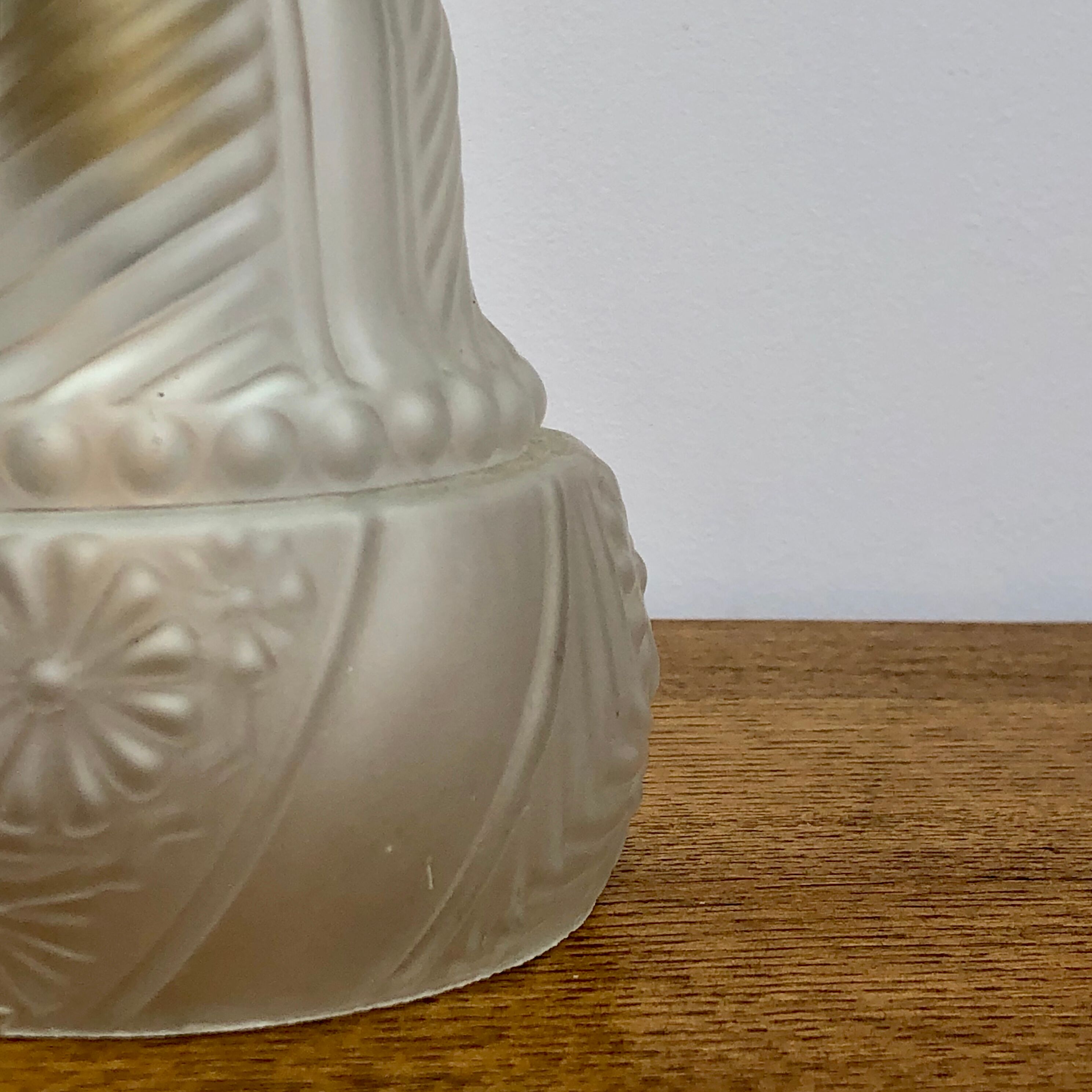 Gold bent wall light vintage tulip in frosted glass