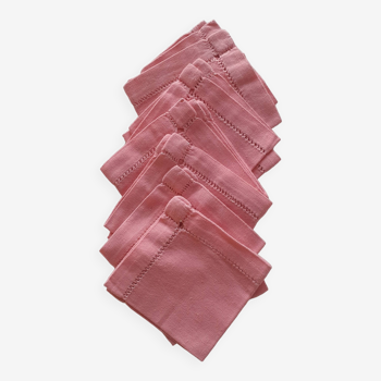 6 petites serviettes de table roses. Entourage jours fait main.