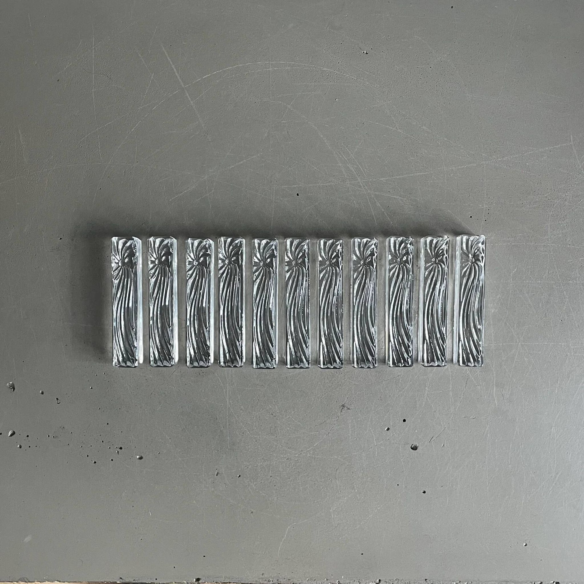 11 moulded glass knife rests - Ref 1167