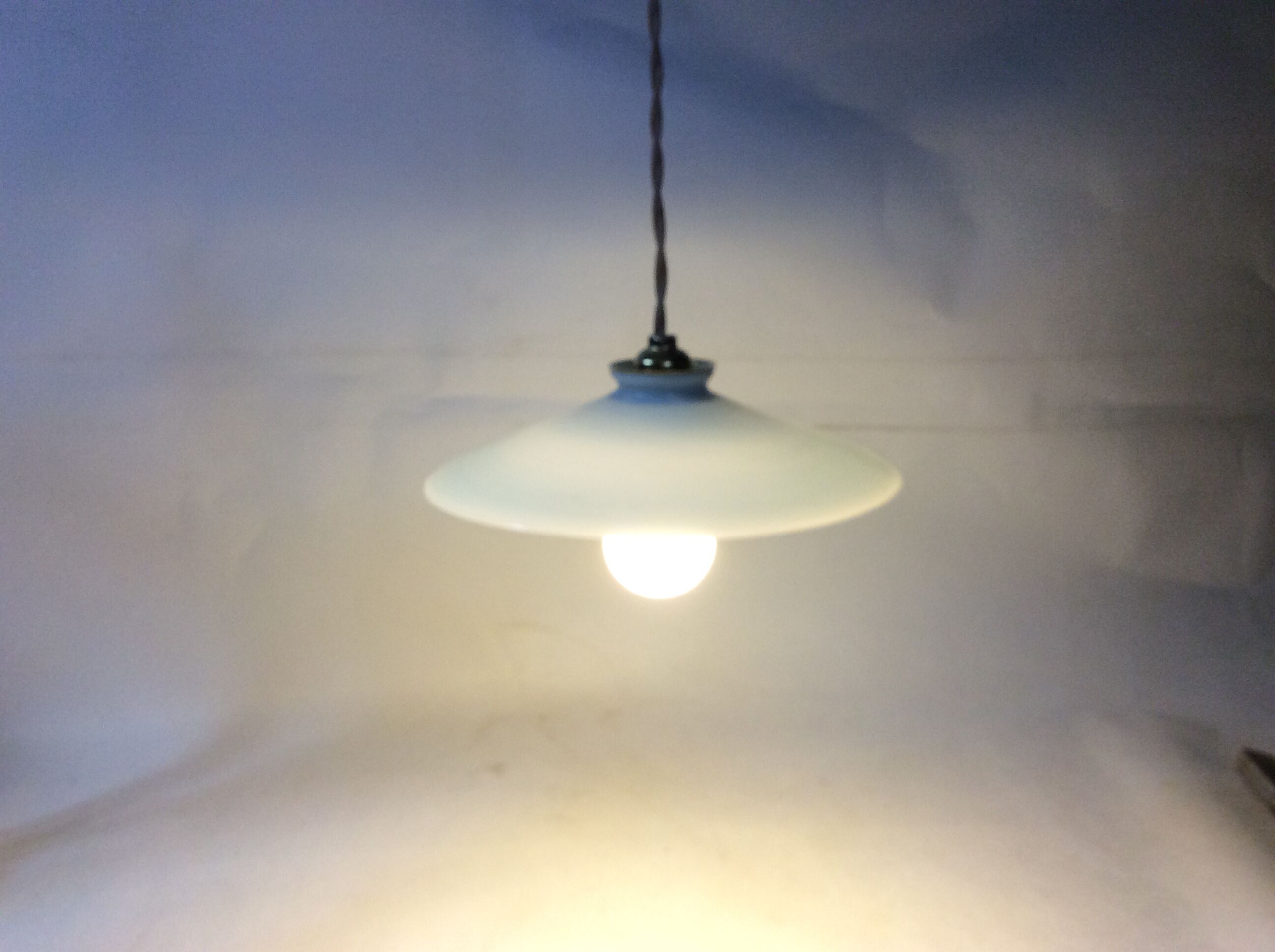 Vintage opaline suspension