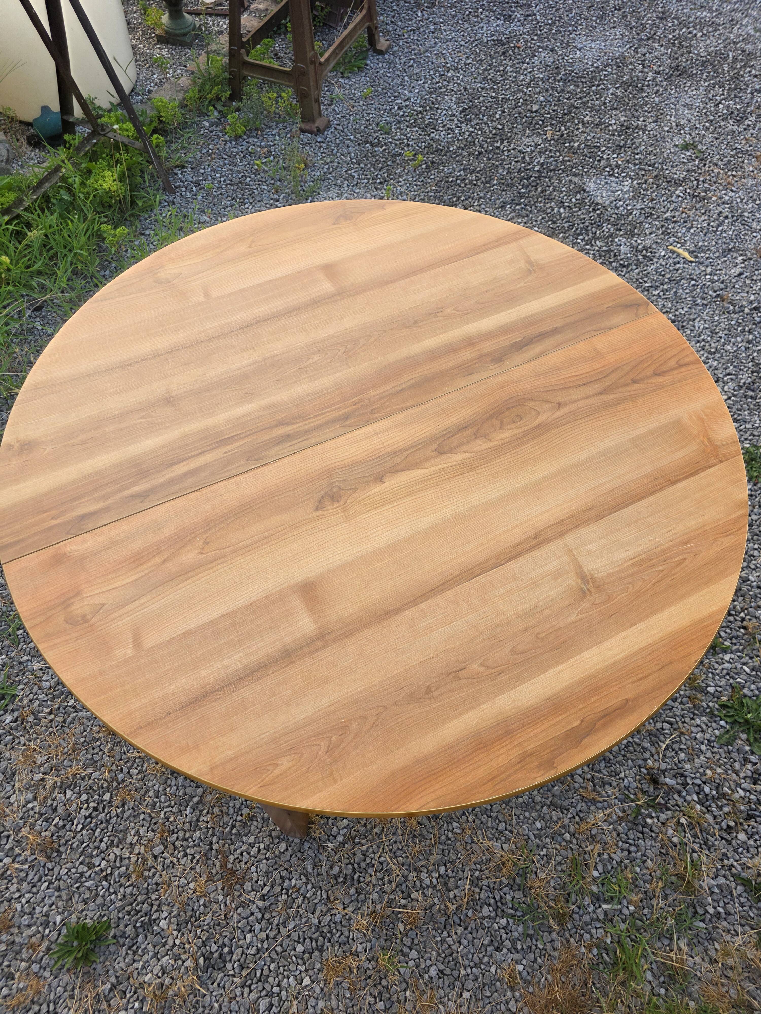 Scandinavian extendable oak table from the 1960s (butterfly extension)