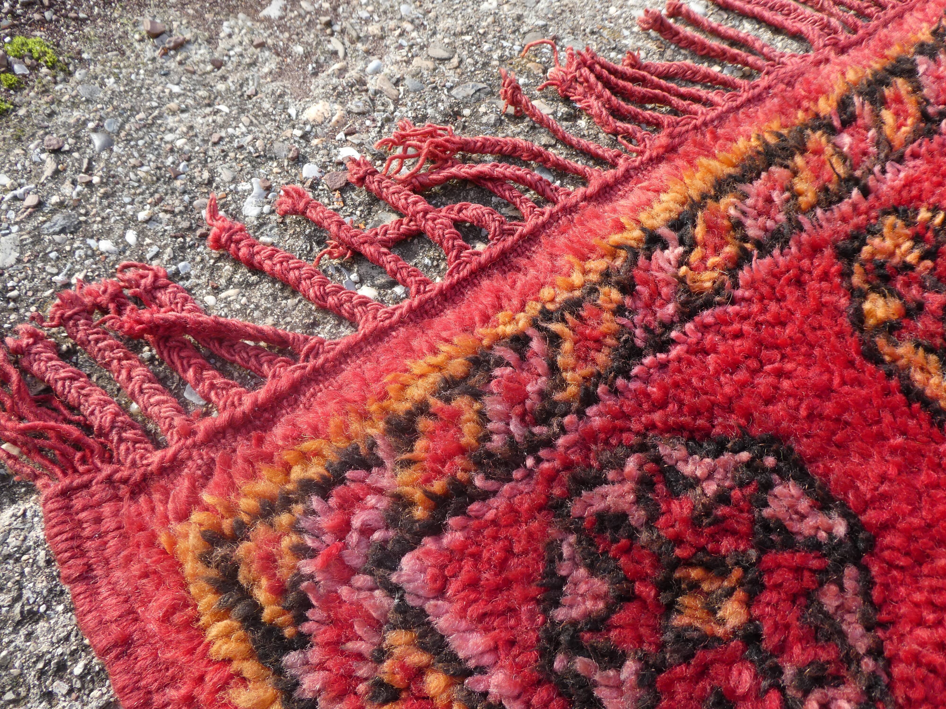 Tapis berbère marocain vintage Boujaad de Khenifra 250x120 cm