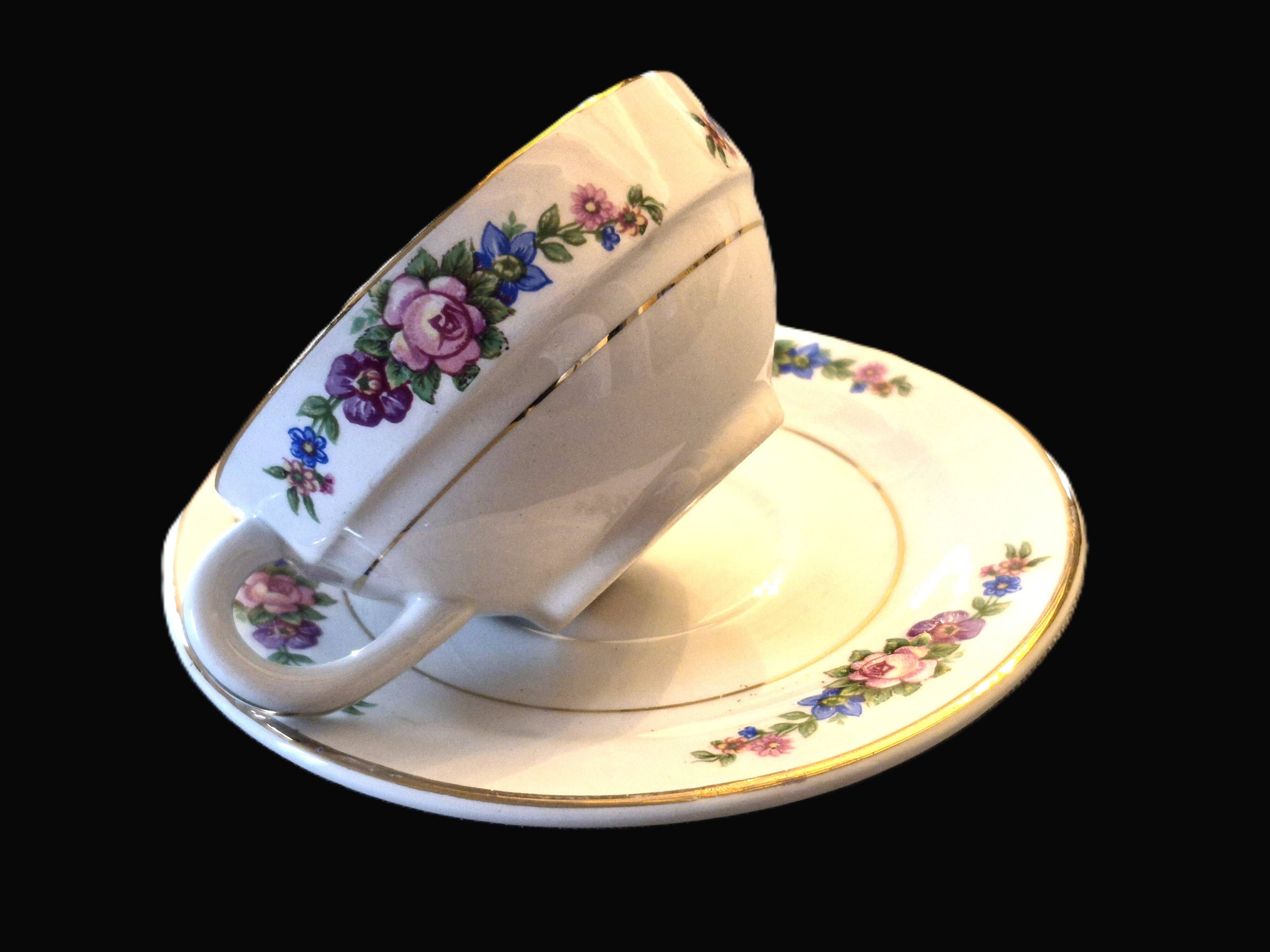 Set of 10 vintage cups and saucers "Angola" – Moulin des Loups