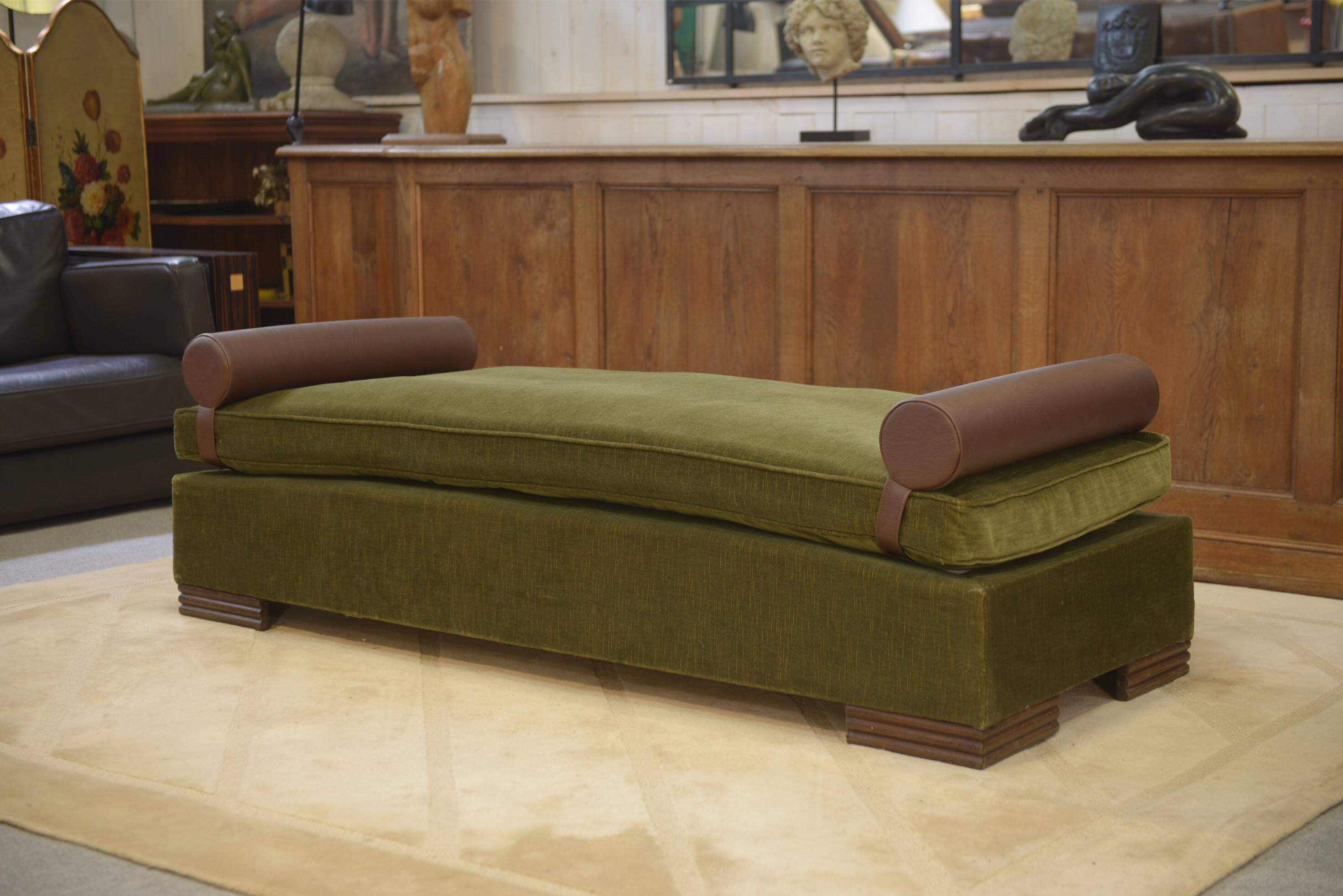Canapé, daybed dans le goût d’Eugène Printz 1940