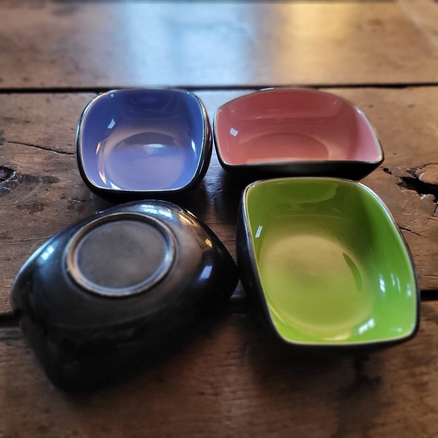 Set of 4 ceramic glazed multicoloured bowls/trinket dishes.