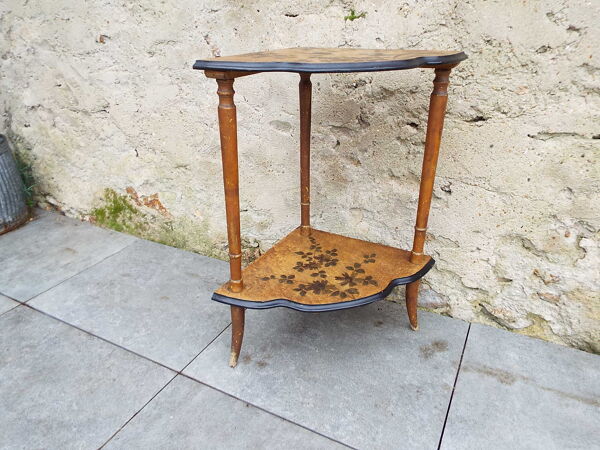 Etagère d'angle en bois peint