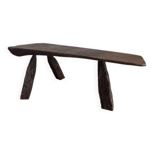 table brutaliste en bois