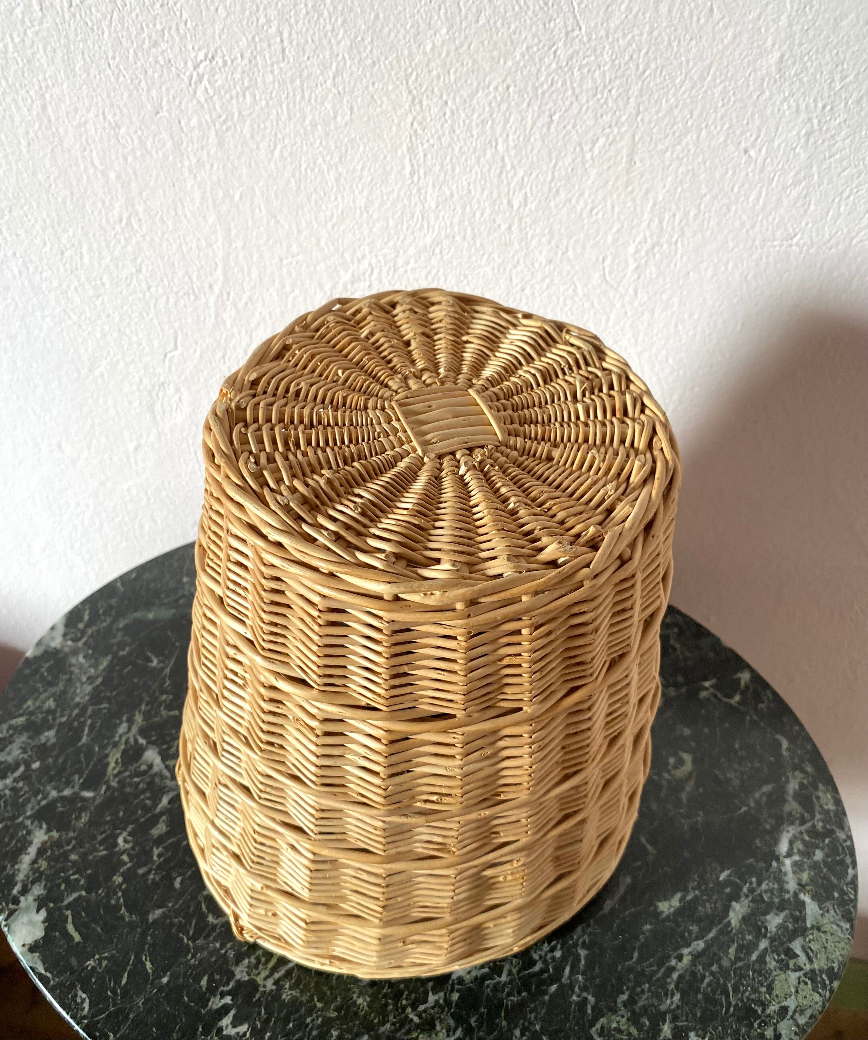 Braided straw basket