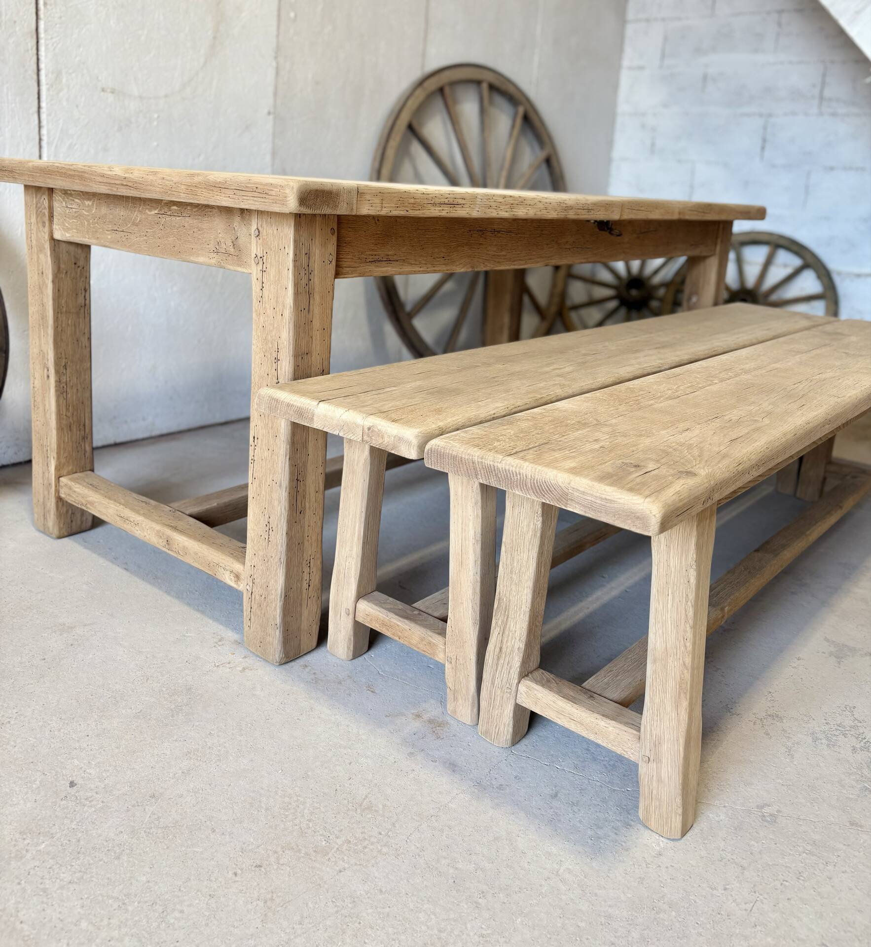 Farm table