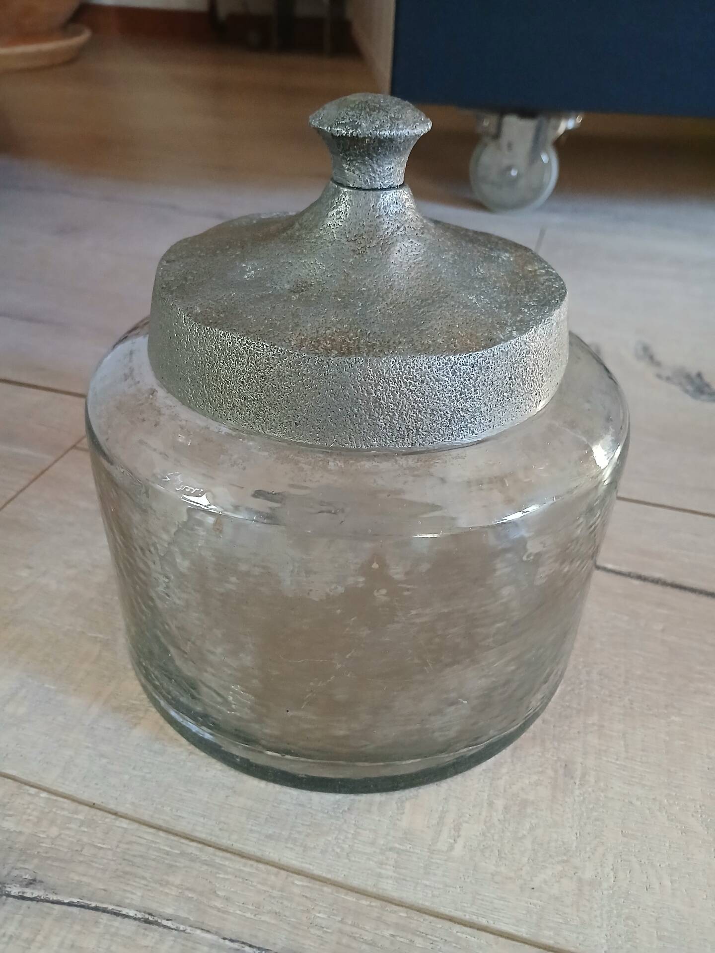 Bocal en verre + couvercle en métal